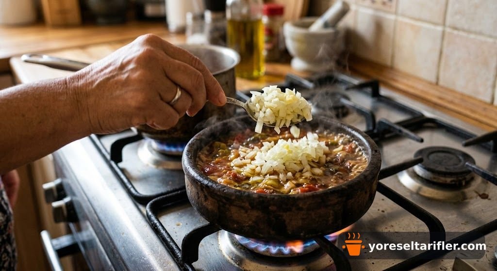Kıymalı Güveçte Kuru Fasulye Tarifi — Adım 2