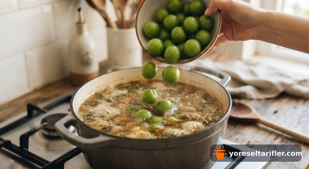 Yeşil Erikli Ekşi Çorba Tarifi — Adım 3